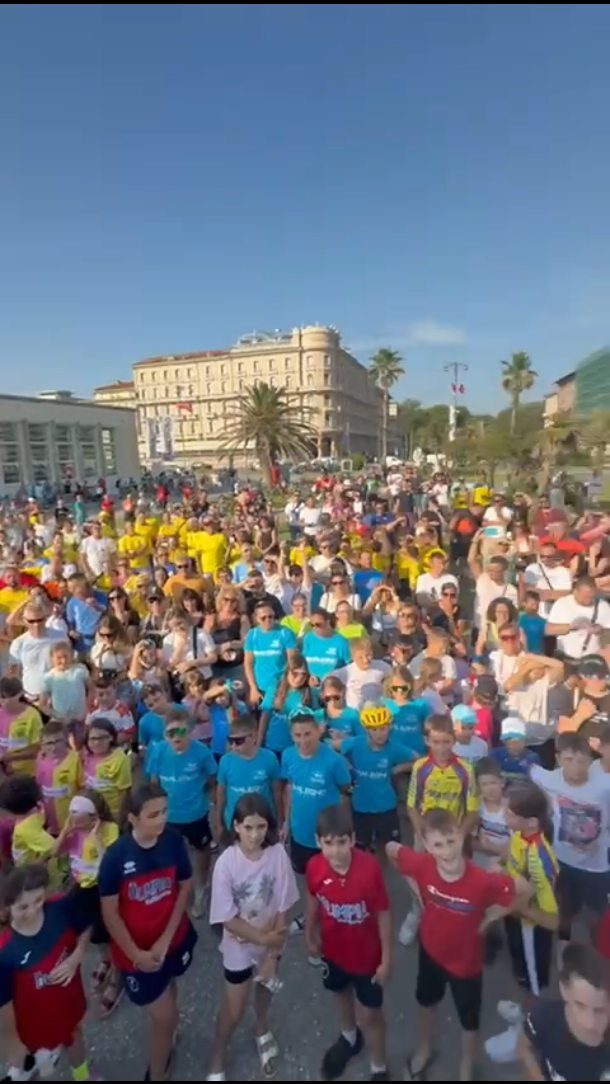Instagram post from meetingviareggio. This post is in position 3.