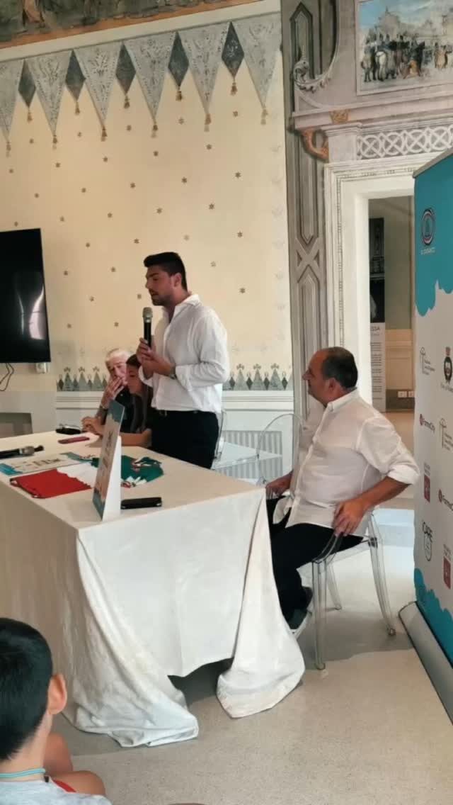 Instagram post from meetingviareggio. This post is in position 9.